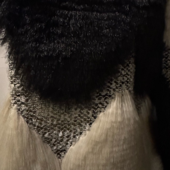 CeCe Chevron Faux Fur Jacket | Black & Ivory | Size M  (NWOT) - Picture 5 of 6